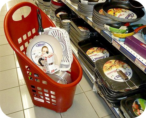 trolley cestelli spesa cestini plastica grandi magazzini